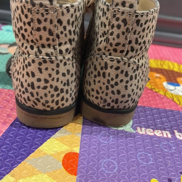 Cat and jack booties - Picture 4 of 6